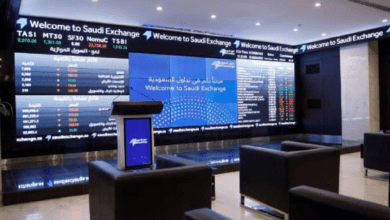Saudi stock market raises its losses to 4.4%, index is below 11,300 points