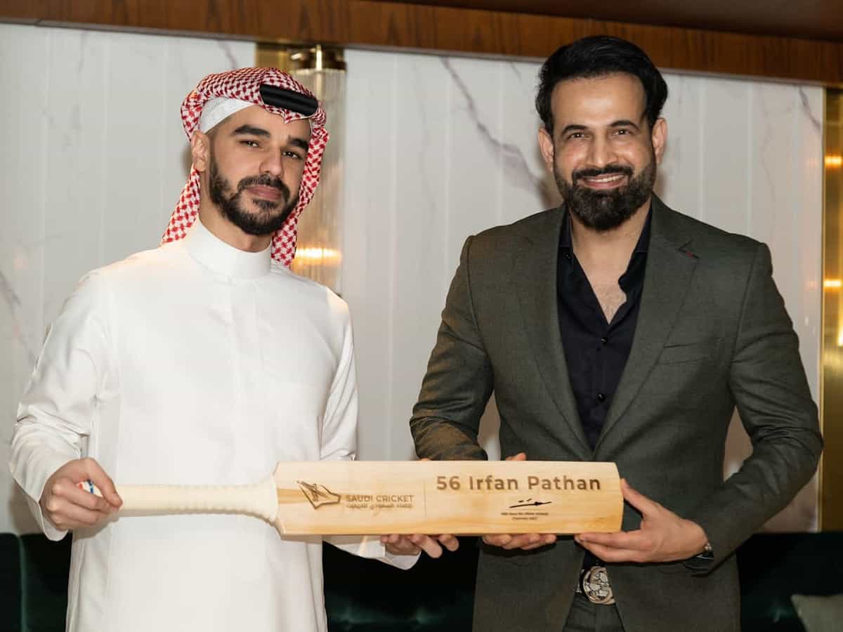 Saudi Arabia honours Irfan Pathan with cricket bat