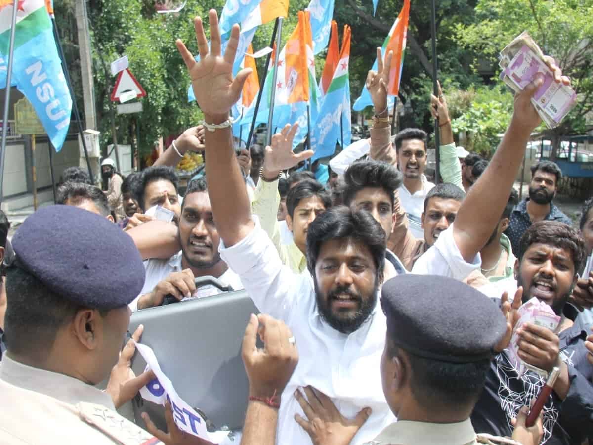 NSUI members try to lay siege to Raj Bhavan in Hyderabad