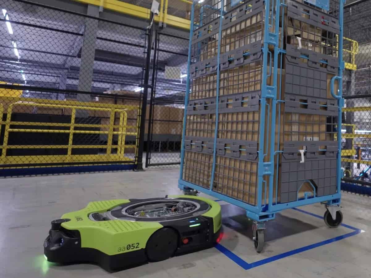 Amazon unveils its 1st fully autonomous mobile robot