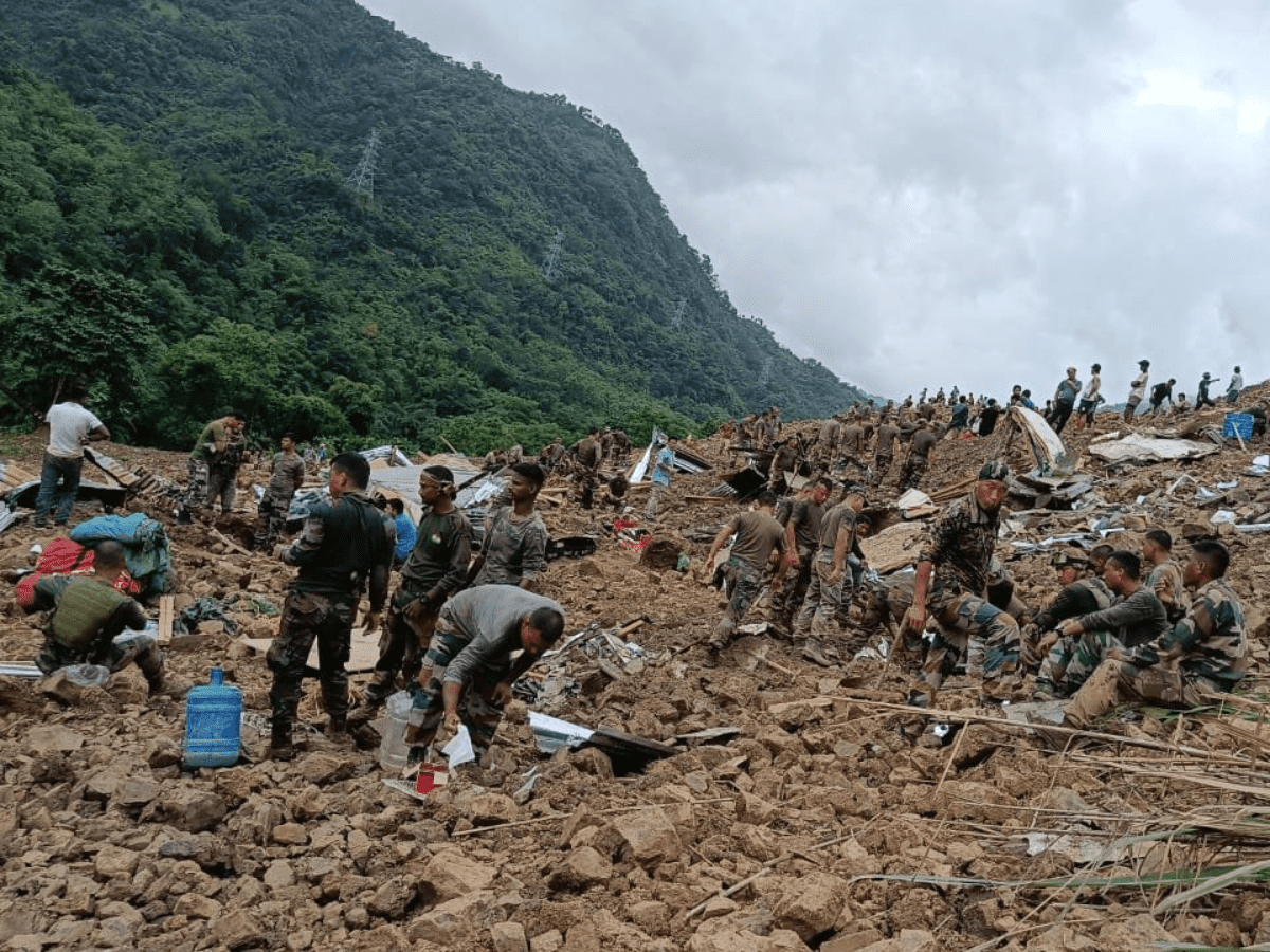 J-K: Landslide damages 9 houses on Srinagar-Leh highway