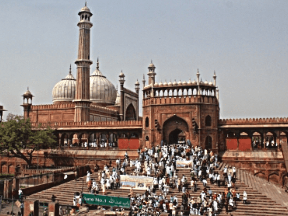 Delhi: Seven detained near Jama Masjid, Friday prayers go on peacefully