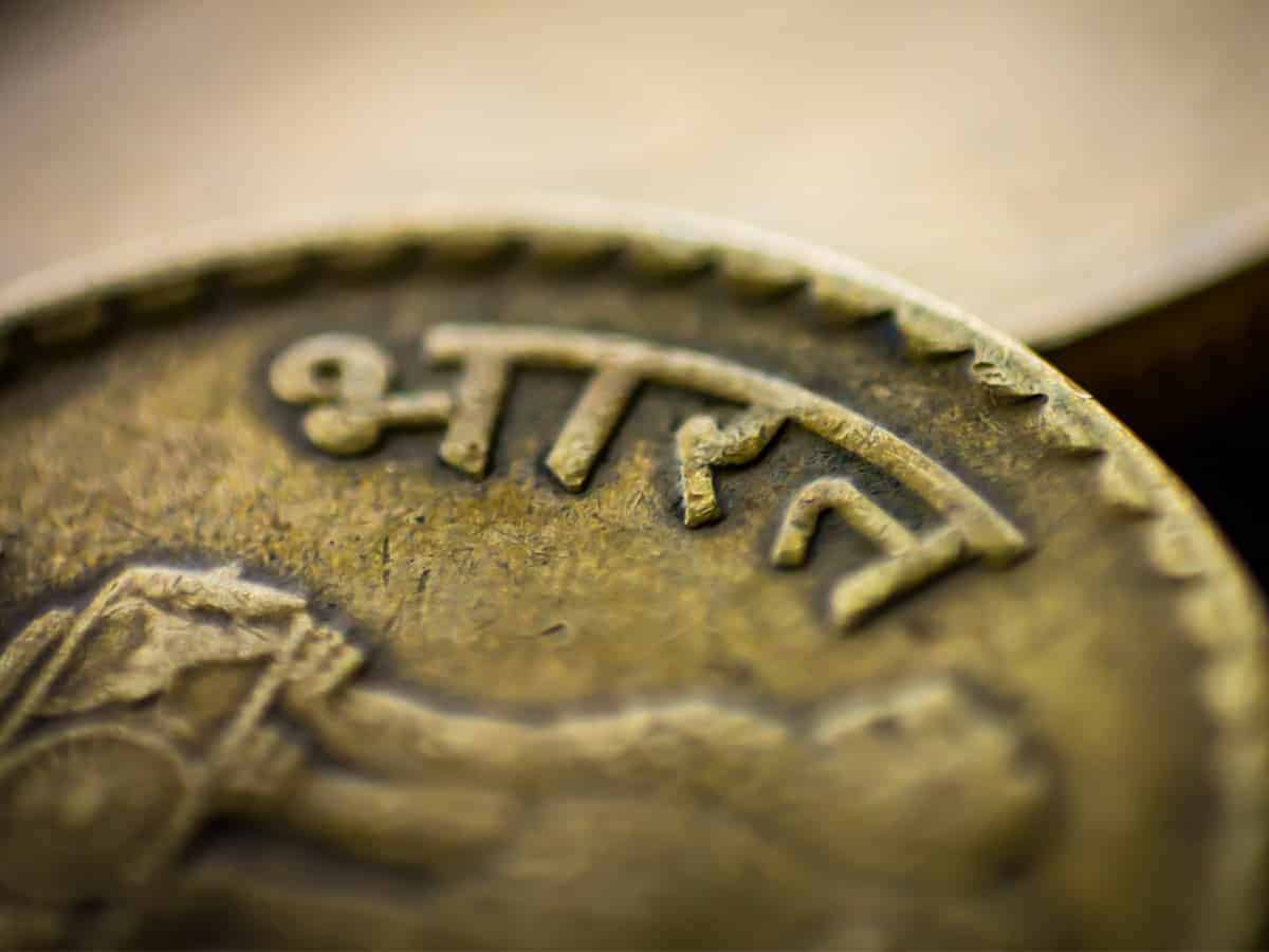 Rupee drops 15 paise to 78.13 against US dollar