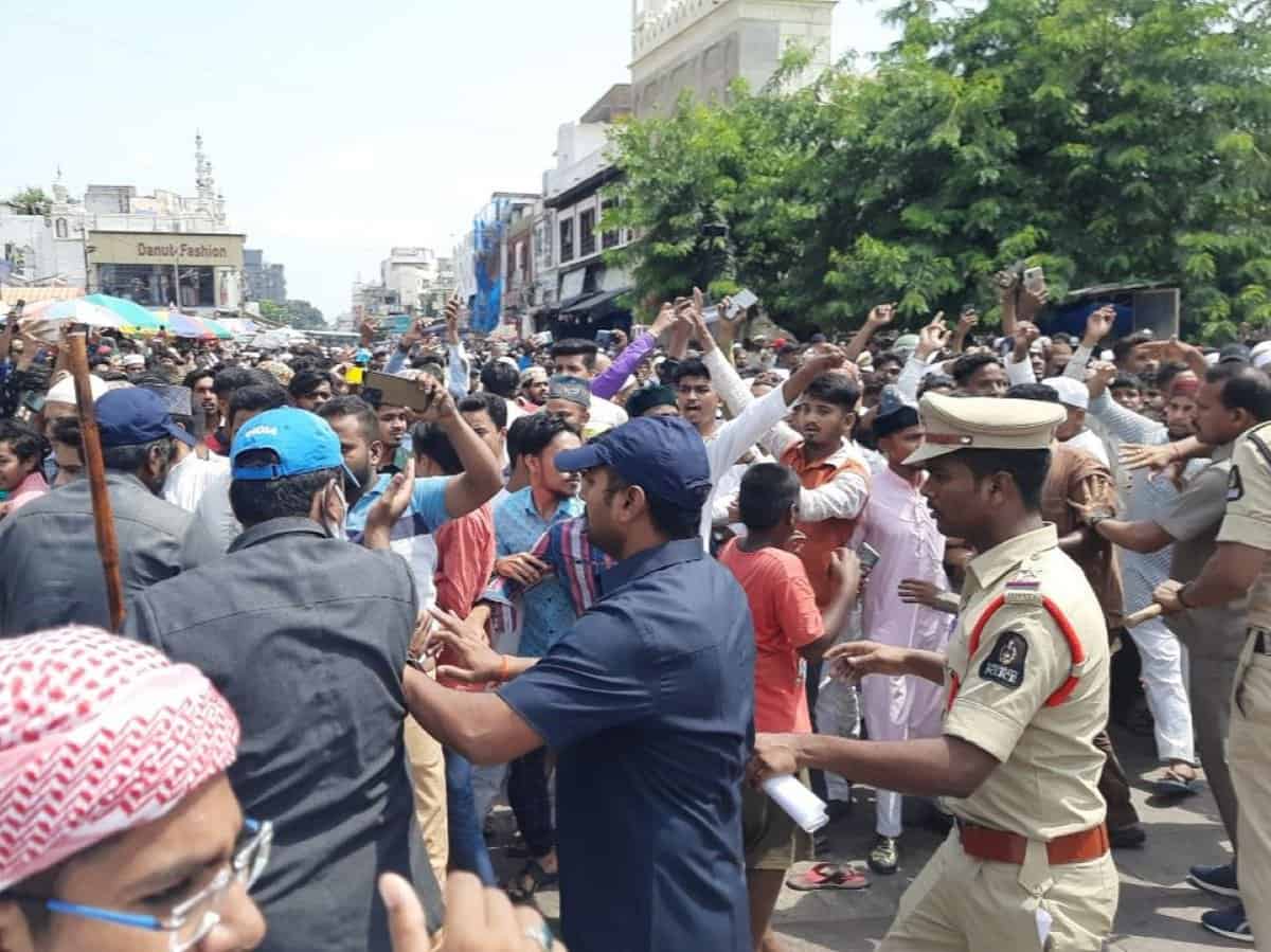 Protest at Charminar over remarks against Prophet