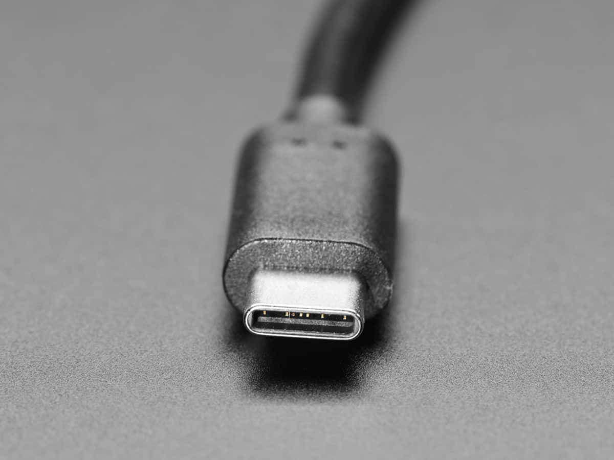 EU agrees on common charger for mobile devices by 2024