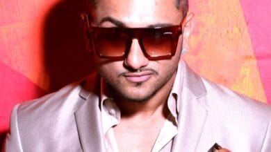 The rapper and the maestro: Honey Singh touches Rahman's feet