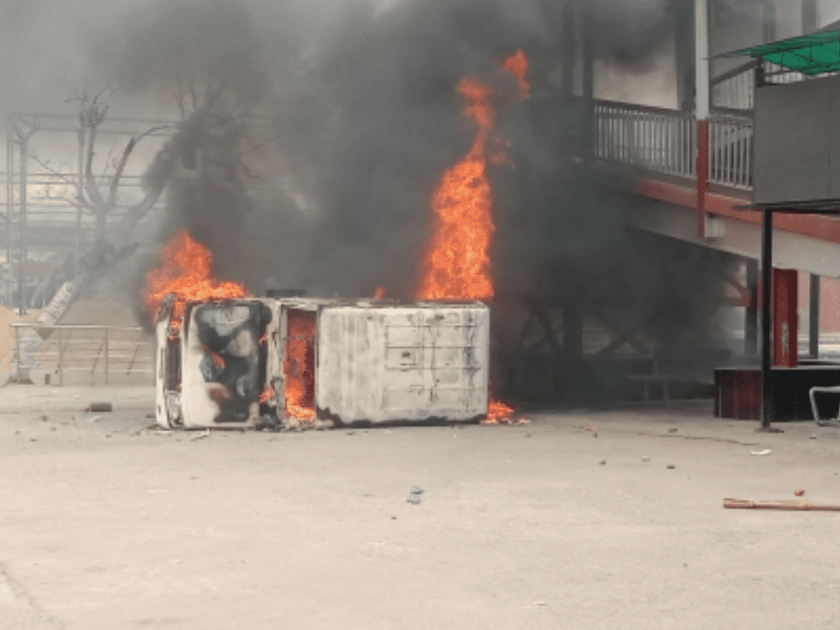 'Agnipath' protests at 17 places in UP, Aligarh police station set ablaze