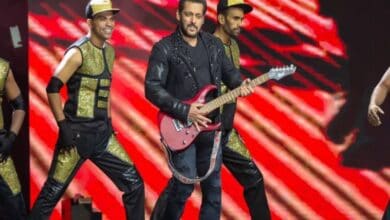 Know how much Salman Khan charges to perform at award shows