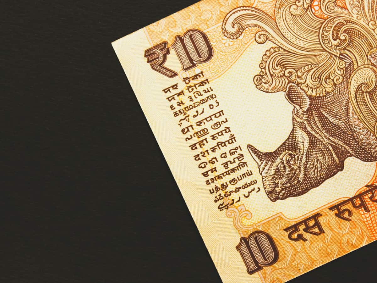 Rupee settles at all-time low of 78.33 against US dollar