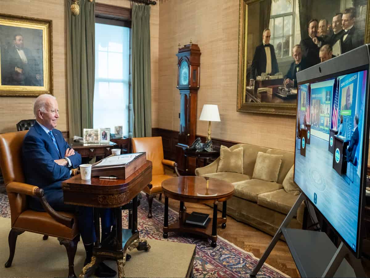 $7K rollable screen, top tech gadgets connect Joe Biden to the world