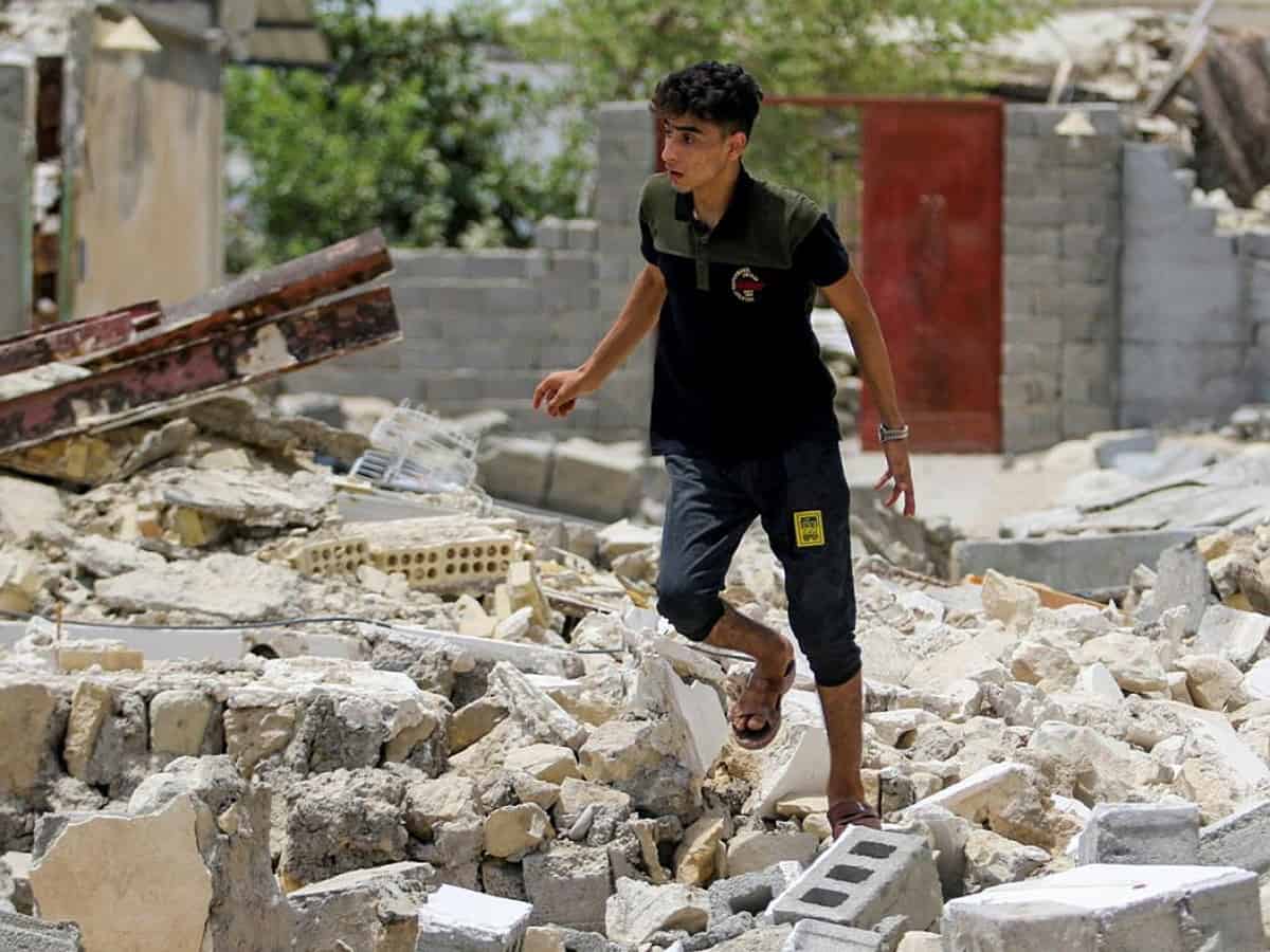 Five killed, 84 injured as three earthquakes rock Iran