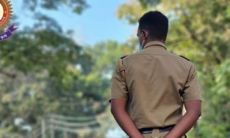 UP: Sub-inspector elopes with schoolgirl