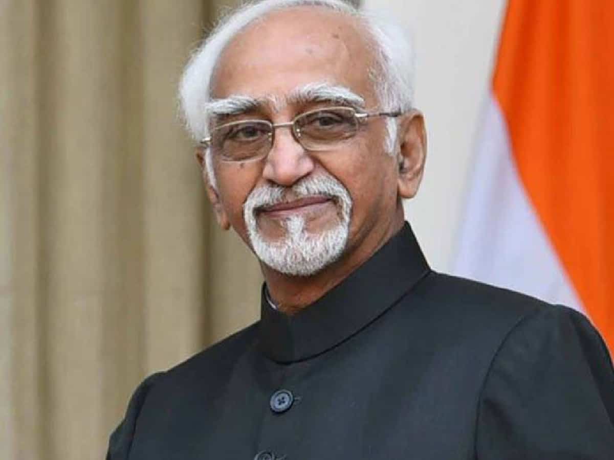 Hamid Ansari refutes BJP's charges of inviting Pak scribe