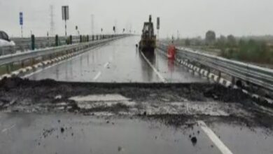 Rains cause potholes on Bundelkhand expressway , days after Modi opens it