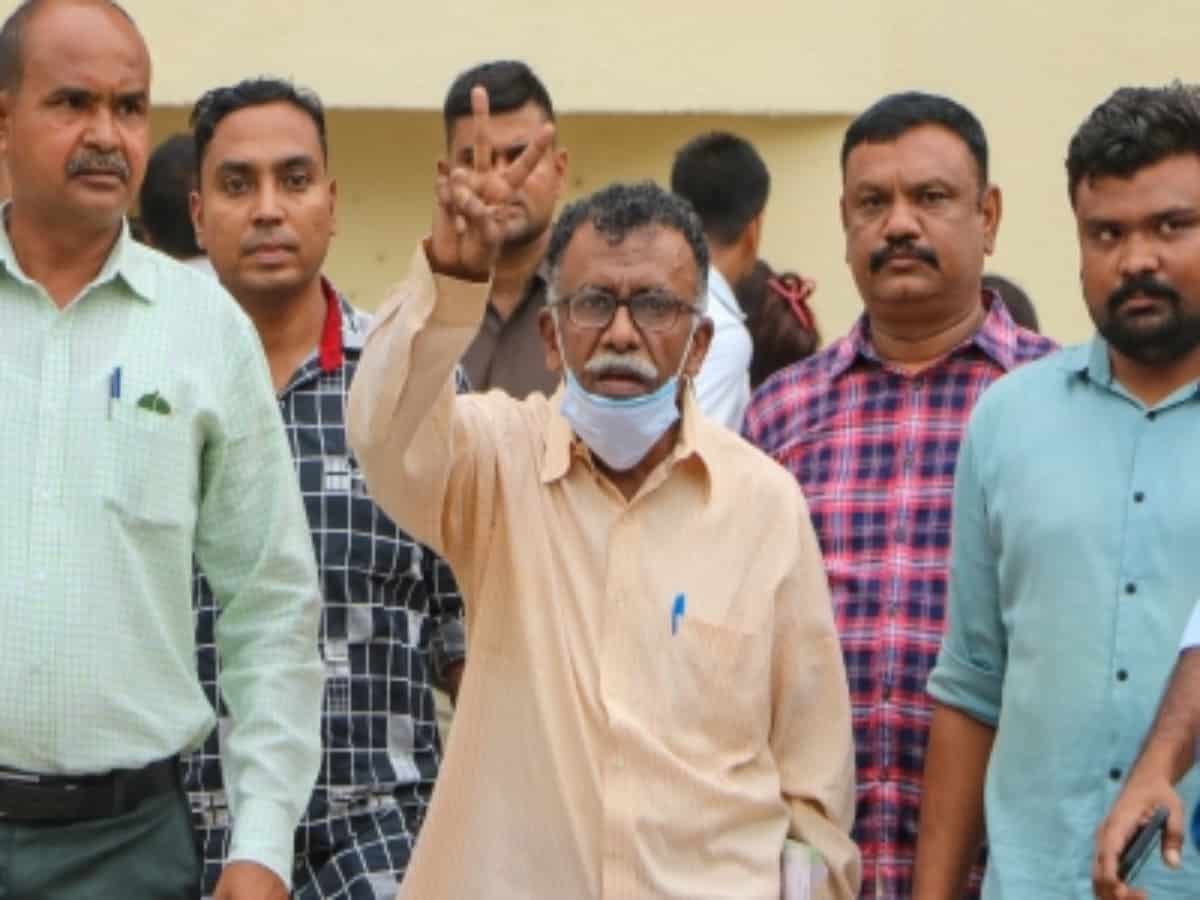 Sreekumar, Teesta were tutoring witnesses: SIT to Ahmedabad court