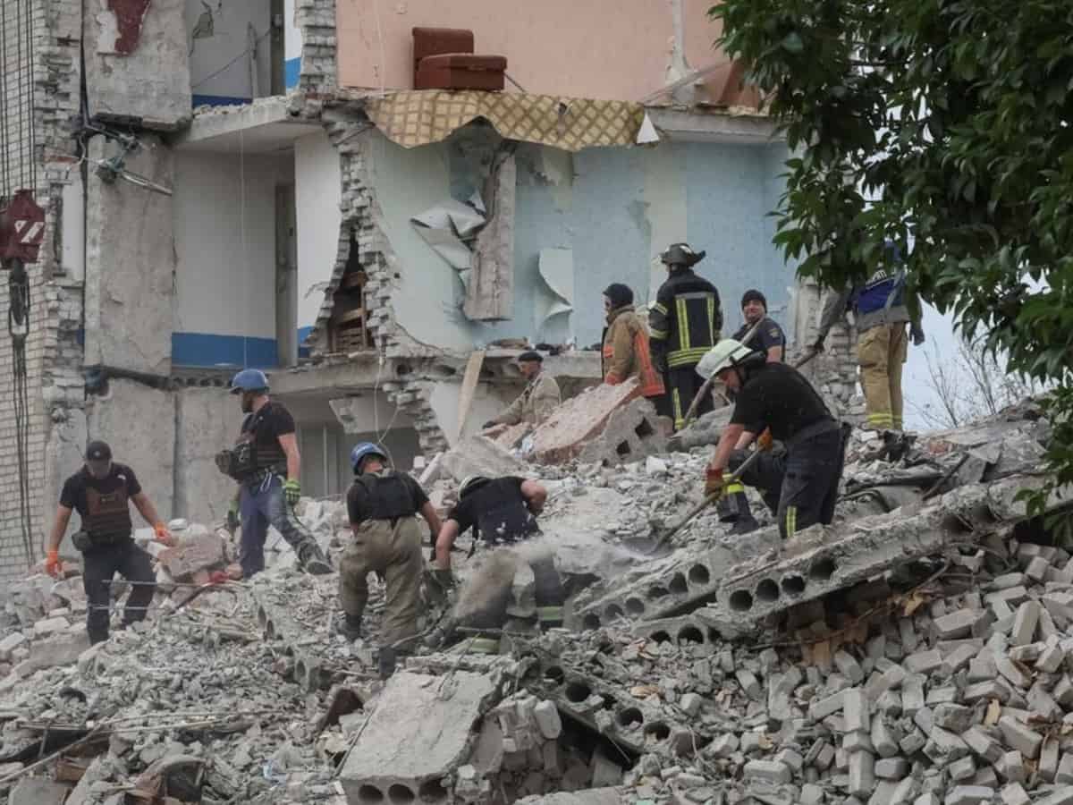 29 killed in eastern Ukraine after Russian strike on residential building