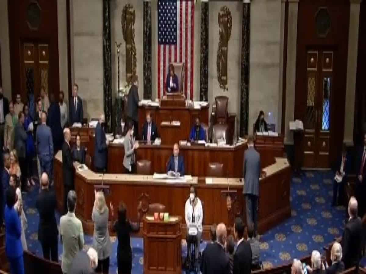 US House passes bill to ban assault weapons after 18 yrs