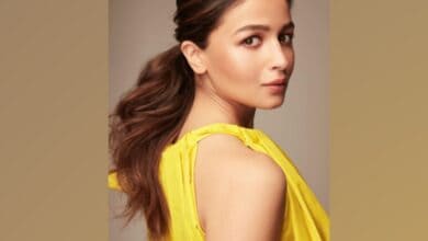 Mom-to-be Alia Bhatt looks elegant in her latest Instagram pics