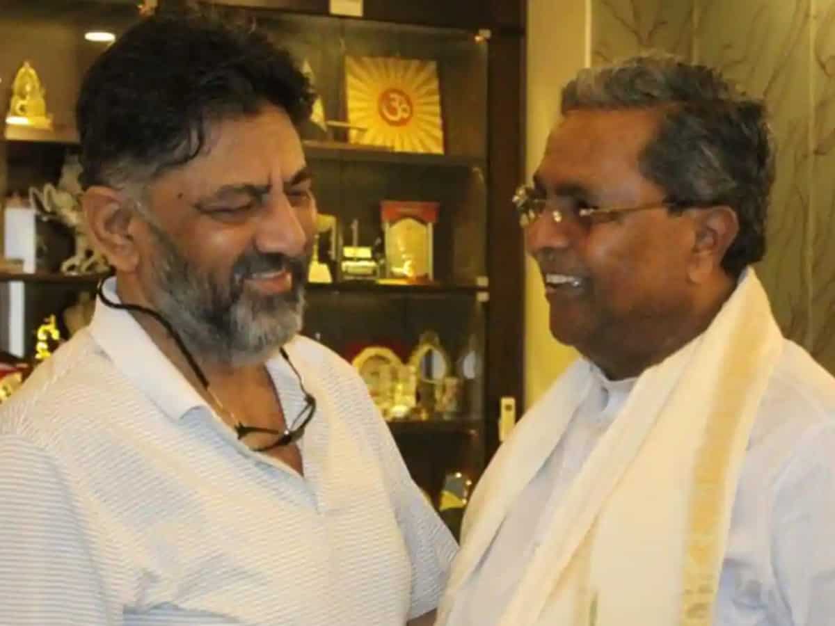 Karnataka: Infighting in Cong escalates; both Shivakumar, Siddaramaiah eye CM post