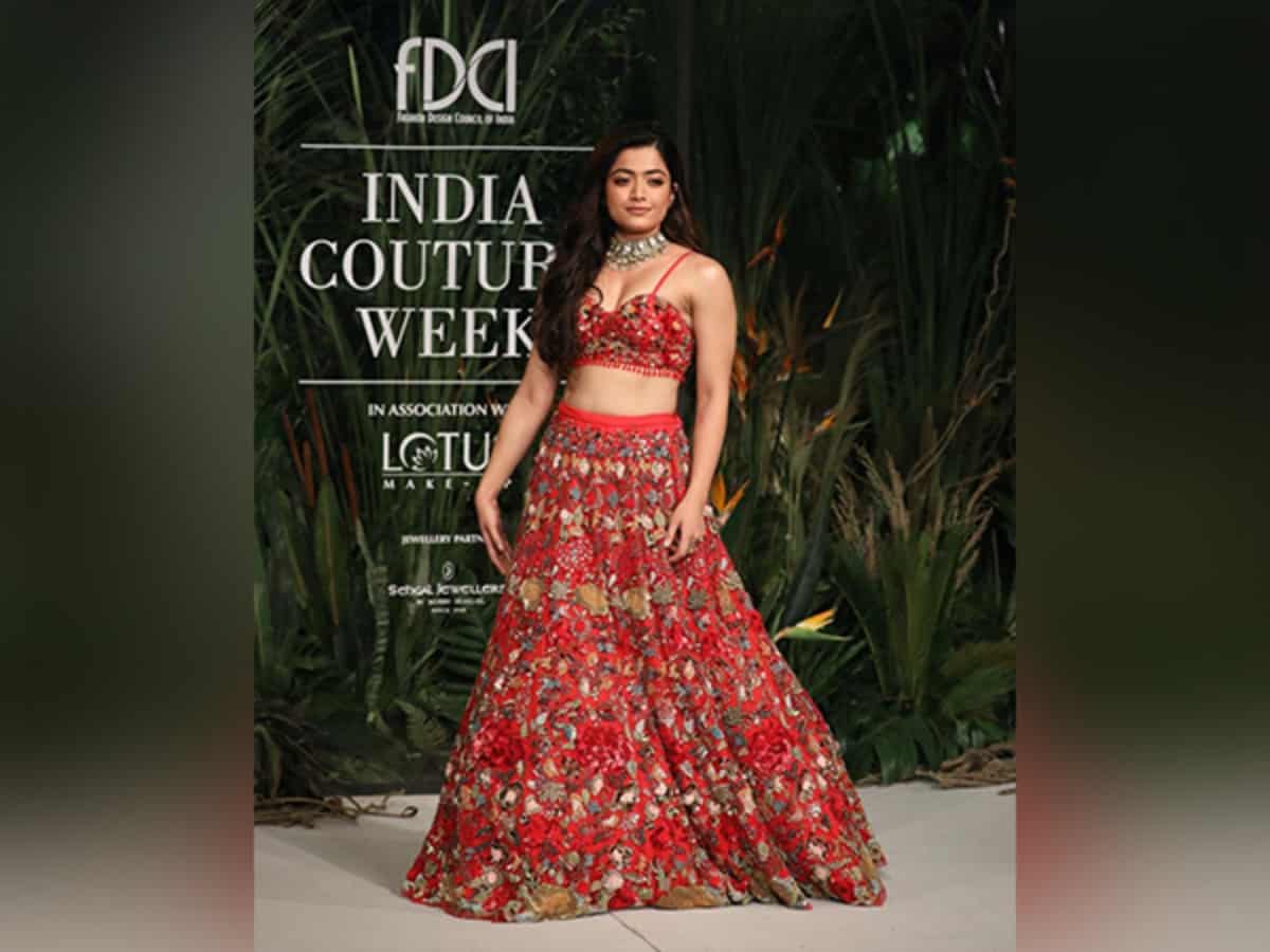 Rashmika Mandanna sets ramp on fire at Indian Couture Week