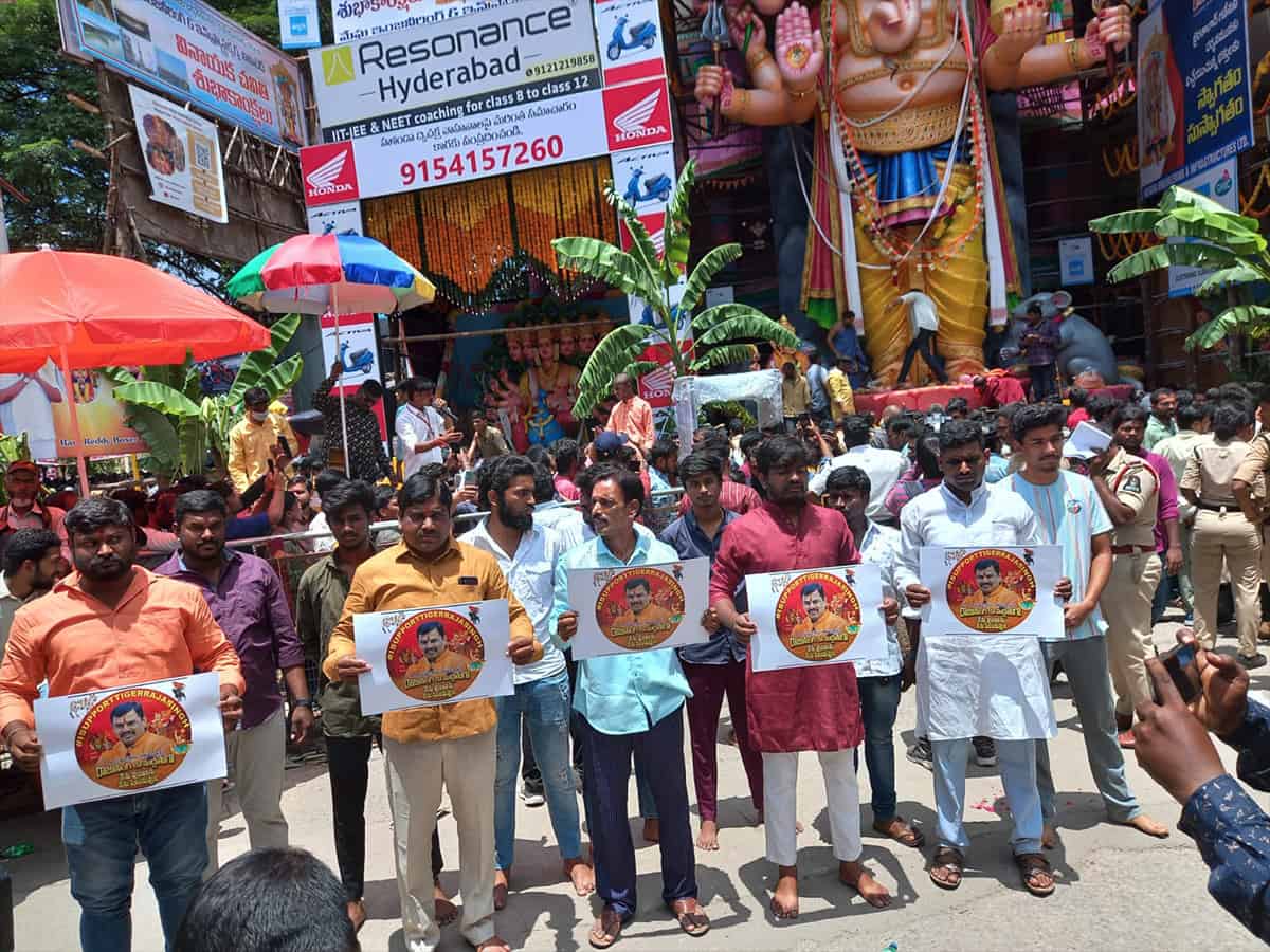 Hyderabad: Bajrang Dal activists stage protest near Khairatabad Ganesh