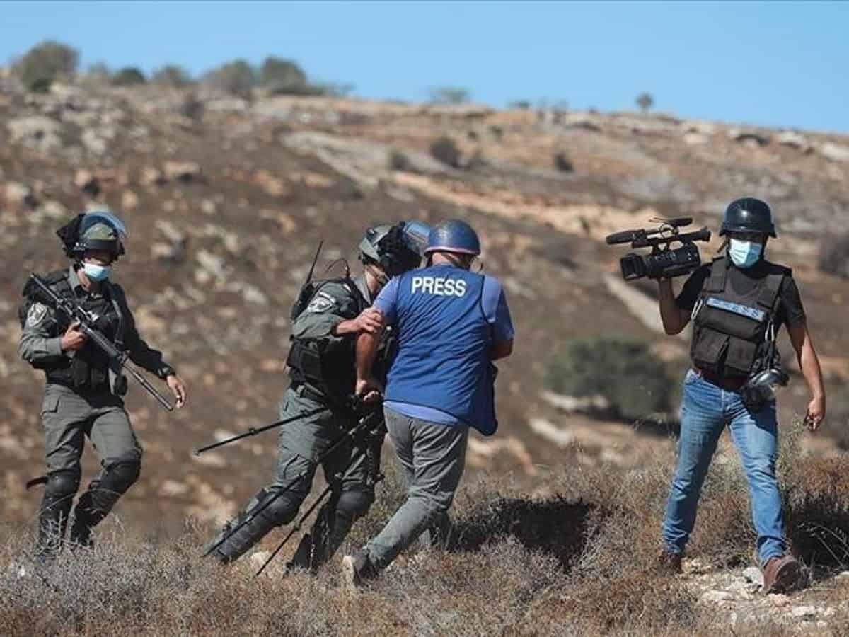 Israeli forces detain 17 Palestinian Journalists: Report