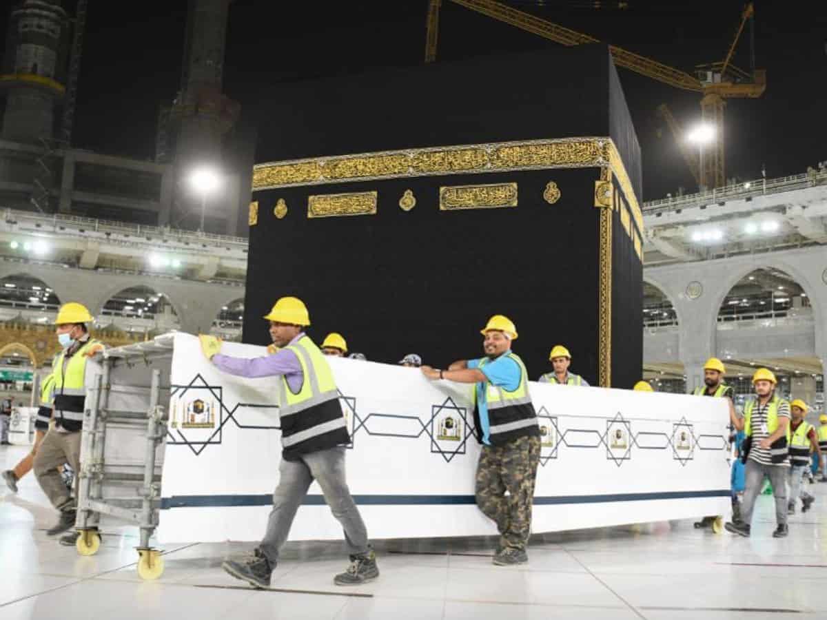 Saudi Arabia removes barriers around holy Kaaba