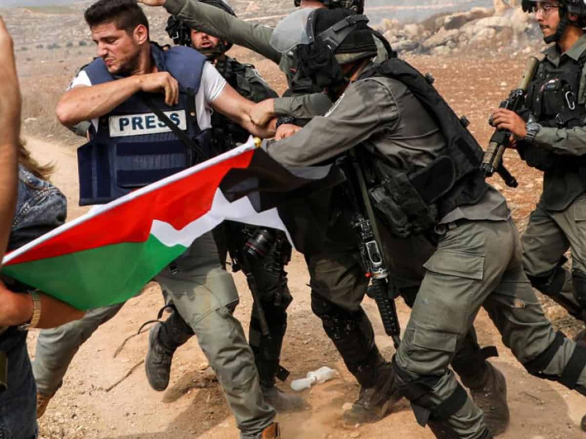 66 Israeli violations against Palestinian journalists in July