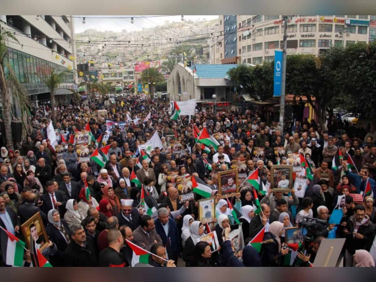 Hundreds of Palestinian prisoners start sit-in in yards of Israeli prisons