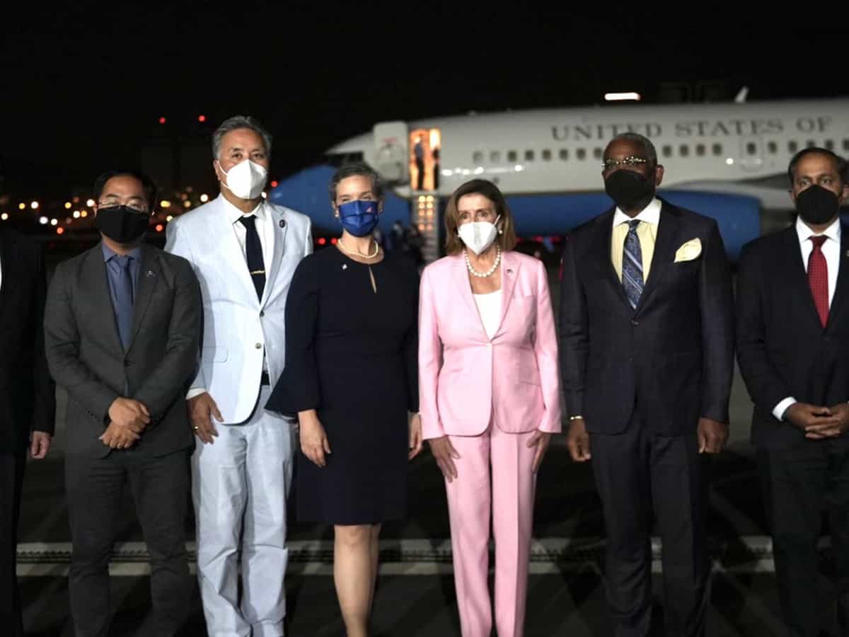 Defying Beijing's warnings, US House Speaker Pelosi arrives in Taiwan