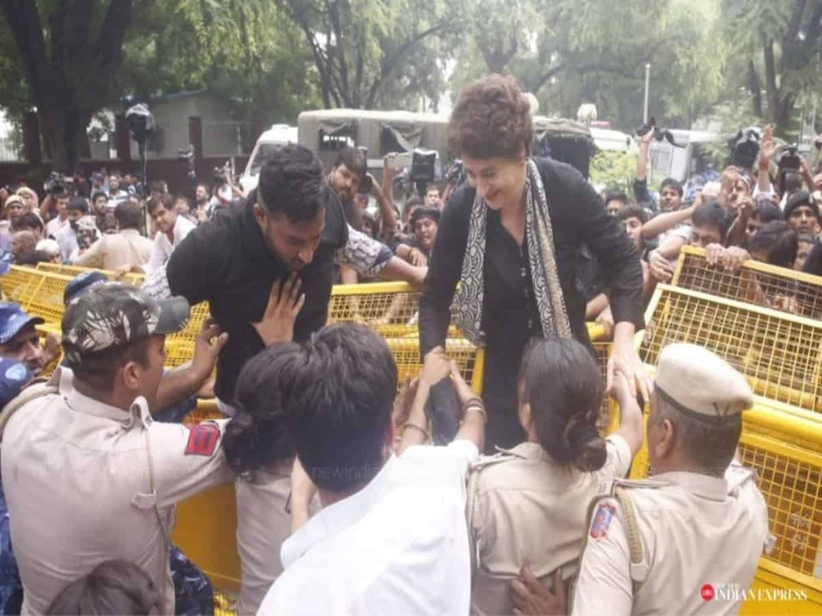 Priyanka Gandhi detained during march to PM's residence