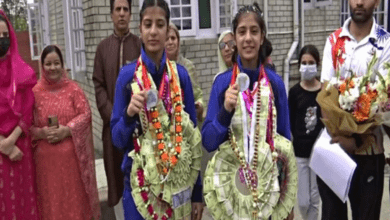 Twin sisters Ayra and Ansa Chisti