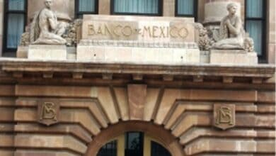 Mexico's central bank warns of rocky economic recovery