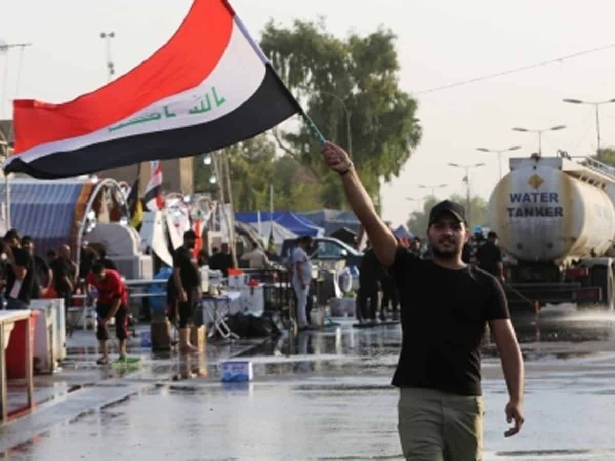 12 killed as al-Sadr supporters storm Iraqi government offices in Baghdad (Ld)