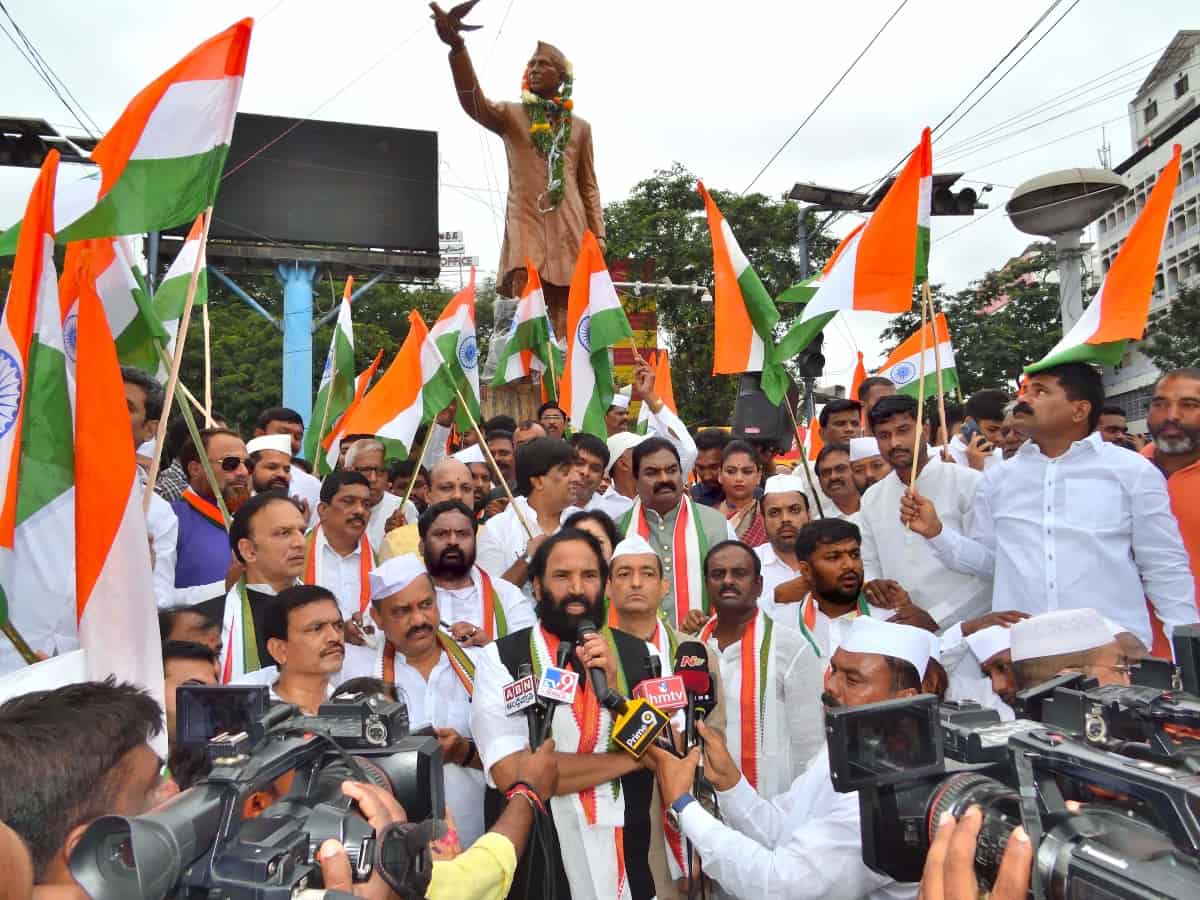 Telangana: Uttam Kumar blames BJP, TRS for hindering India's growth