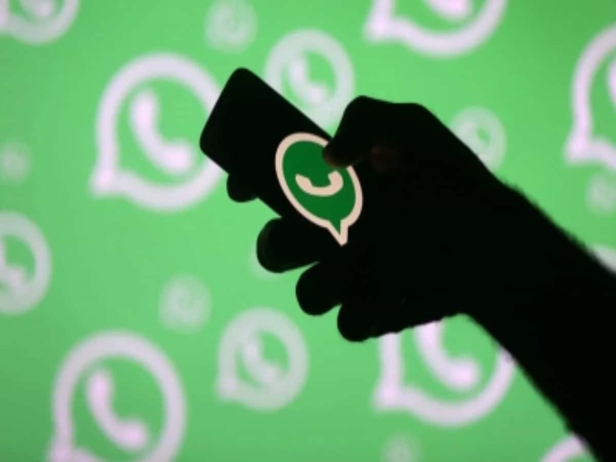 WhatsApp may let businesses manage chats from their linked devices