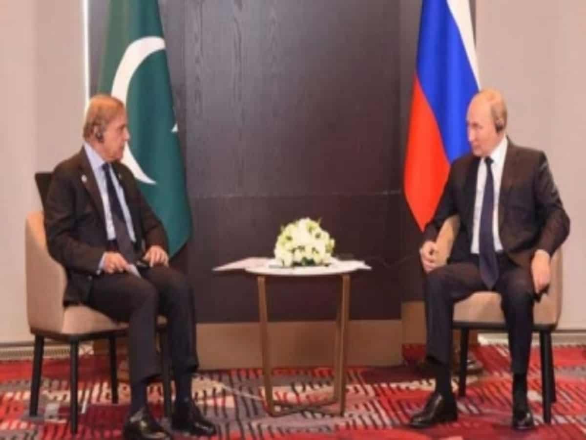 Imran claims Shehbaz felt intimidated in Putin's presence