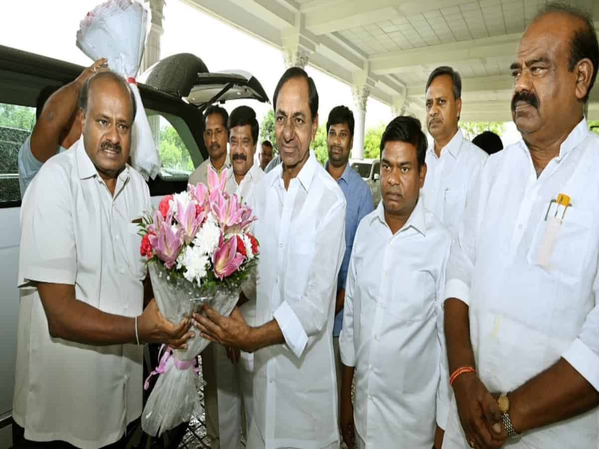 KCR to support JD-S in Karnataka Assembly elections: Kumaraswamy