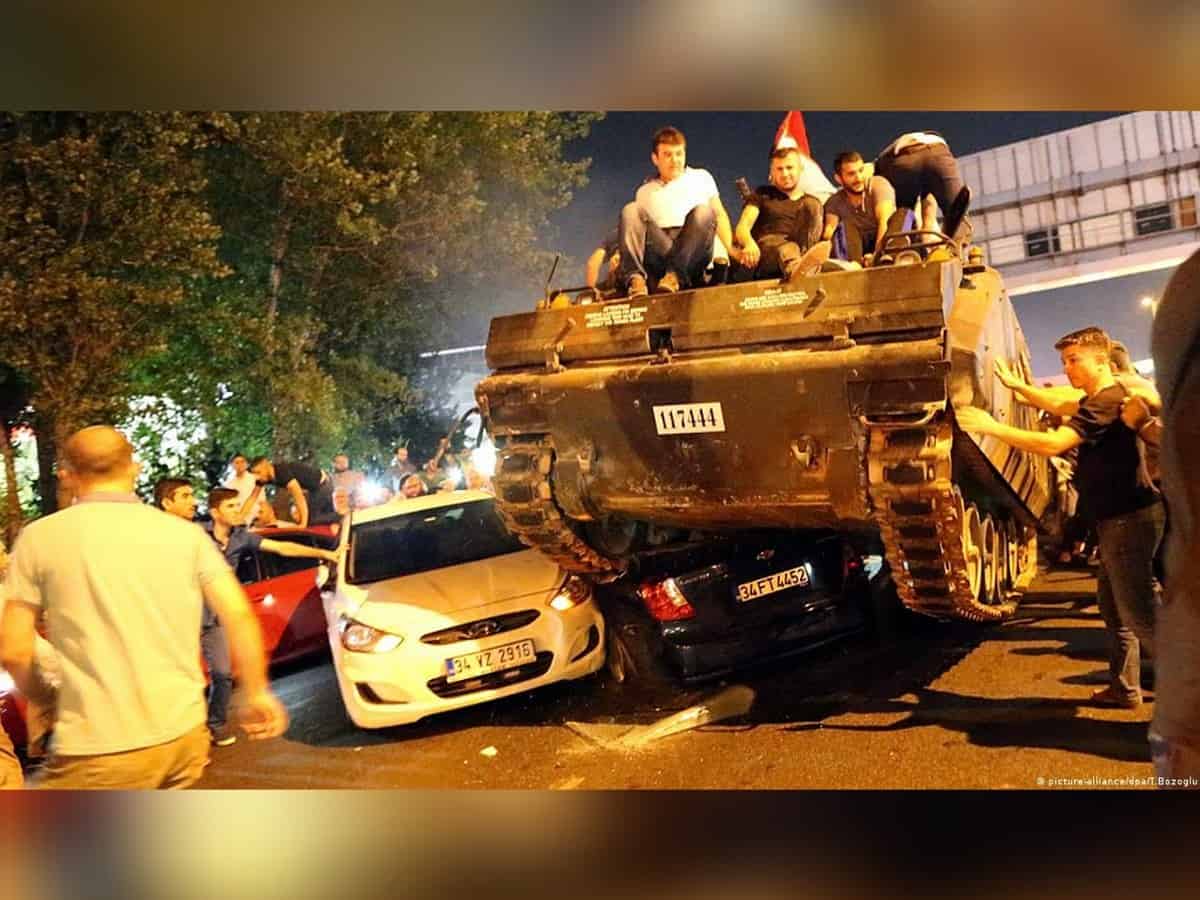 Turkey detains 10 suspects over 2016 failed coup