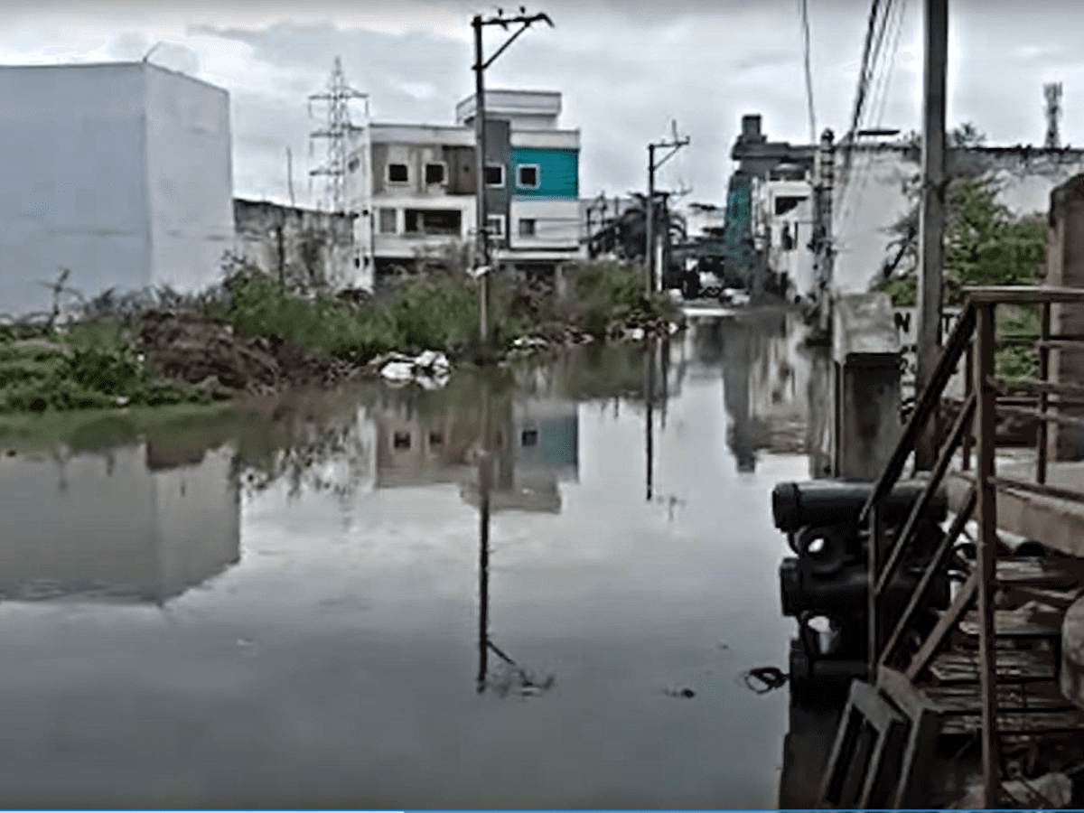 Rains that lashed different parts of Hydeabad leading to waterlogging on roads.