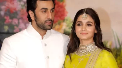 Bajrang Dal workers stop Ranbir-Alia from offering prayers at Mahakal temple in MP