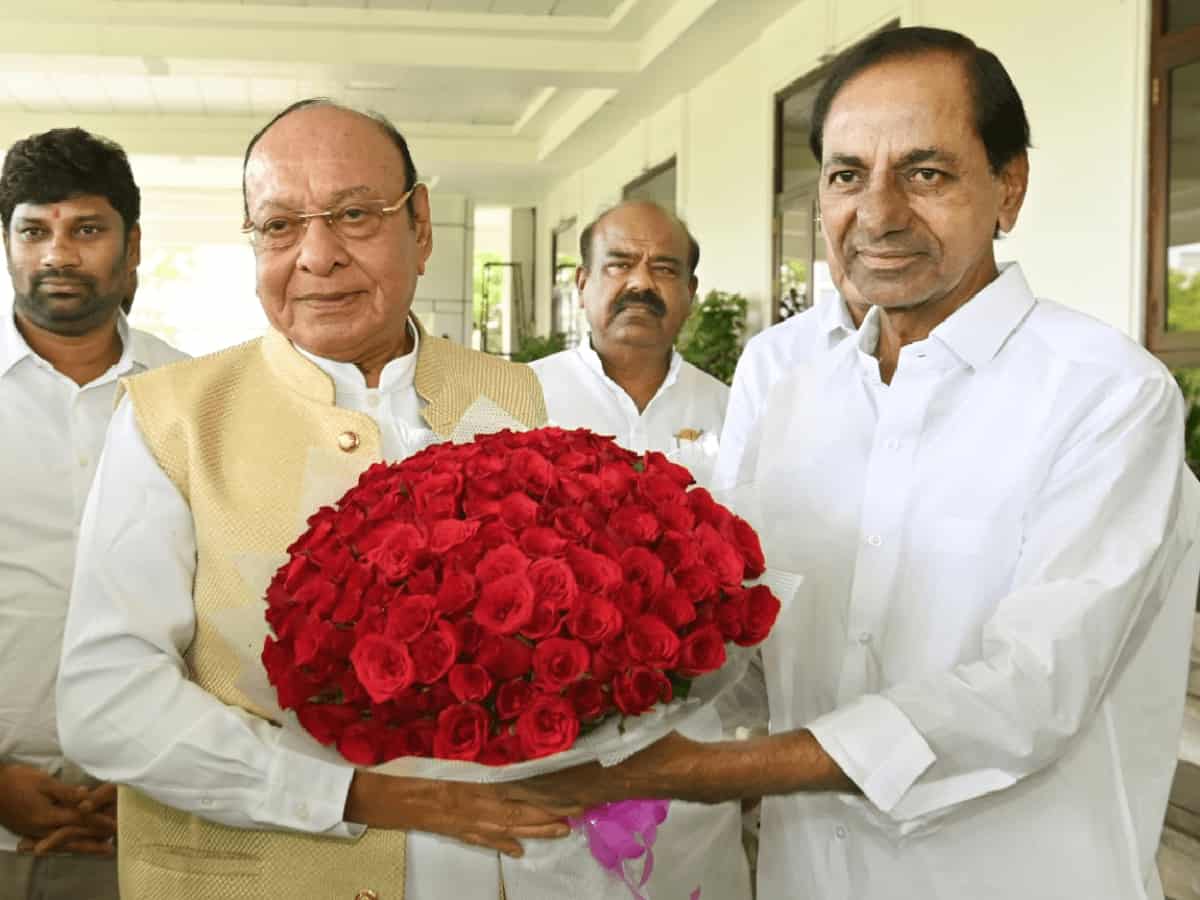 Vaghela backs KCR's national political ambition