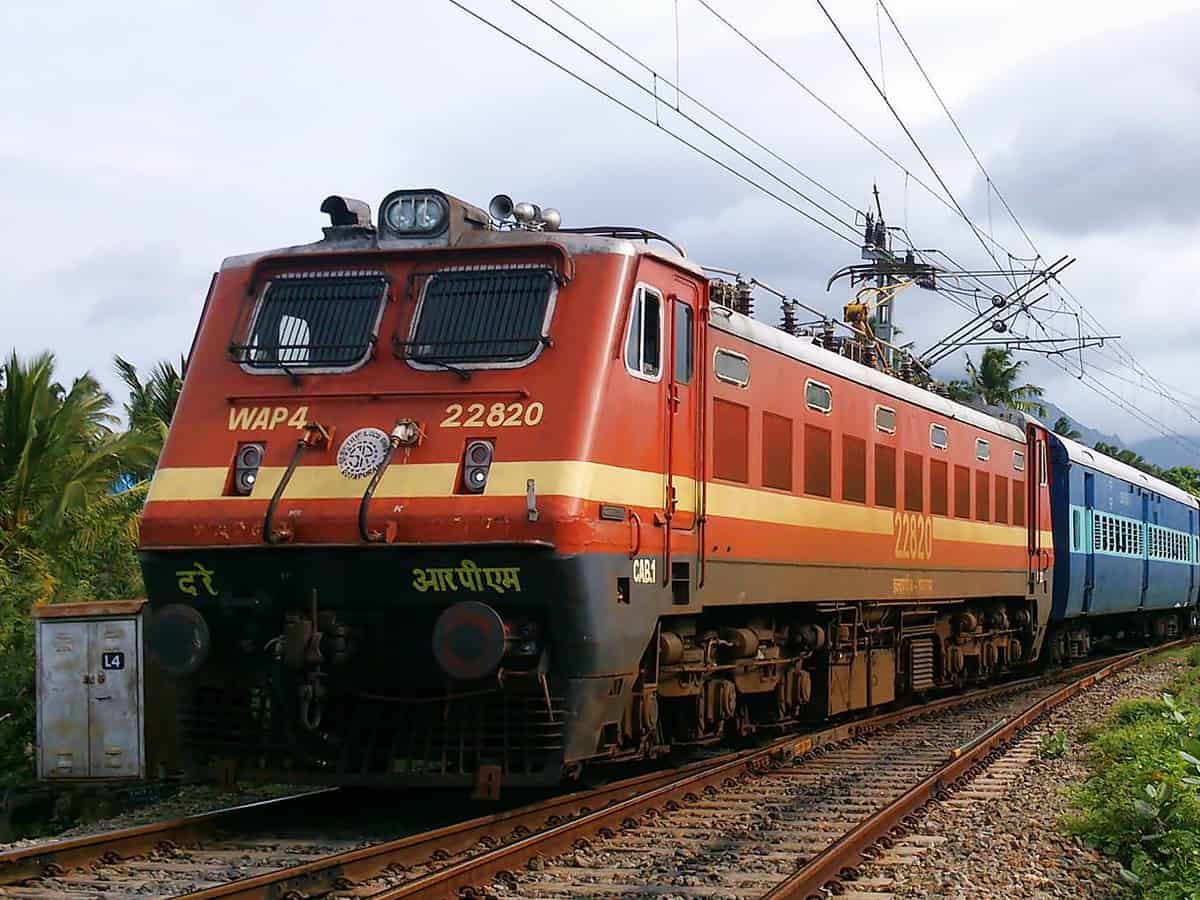 Railways earn Rs 844 crore in 3 mnths from e-auction of assets