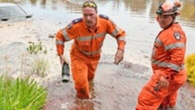 South Australians warned of flood threat from failing dam