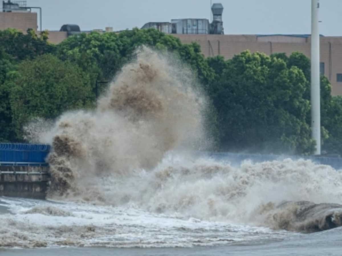 Typhoon Muifa makes landfall twice in China