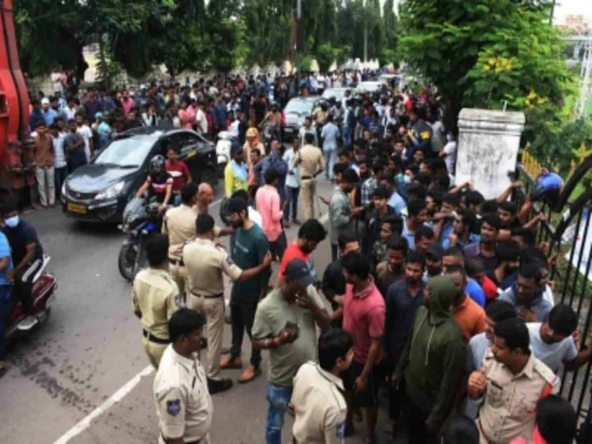 Chaos again at Gymkhana Ground for India-Australia match tickets