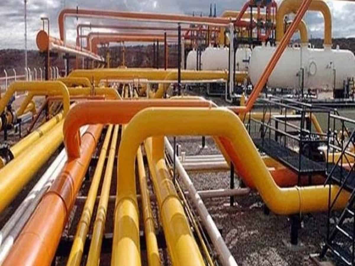 Pakistan sits on gas pipeline project with Iran; holds US sanctions responsible