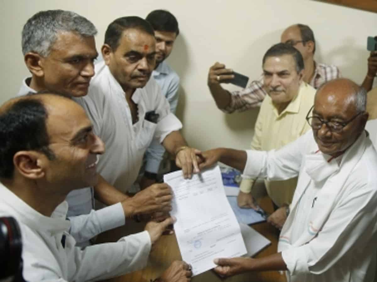 Congress prez poll: MLAs from MP to reach Delhi to back Digvijaya