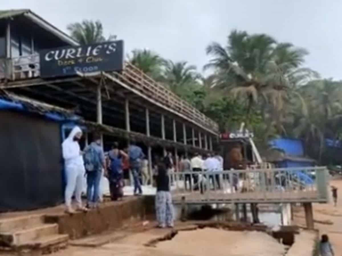 Large portion of Curlies night club in Goa bulldozed (Ld)