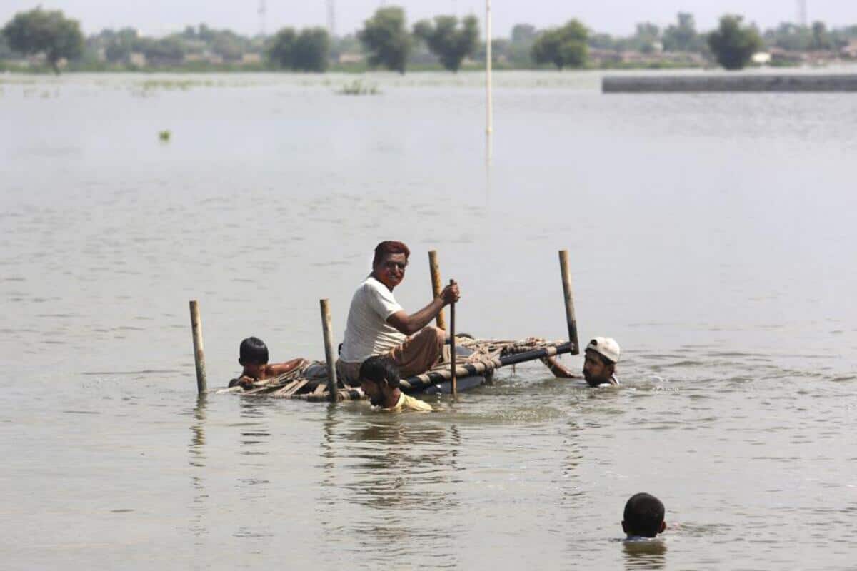 Lack of clean drinking water spiking diseases in flood-hit Pak